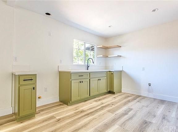 4th image of 216 N Gage Ave