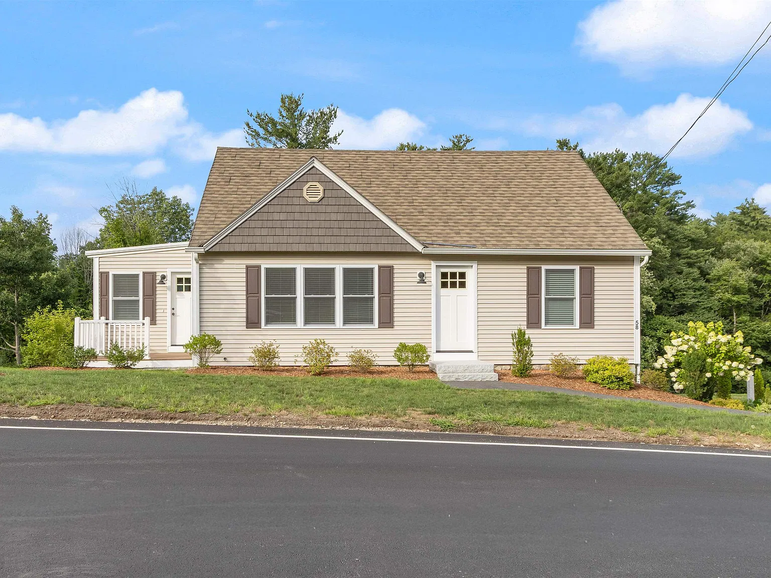 3 bed, 2.0 bath, 1751 sqft, $2,900 — Photo 1