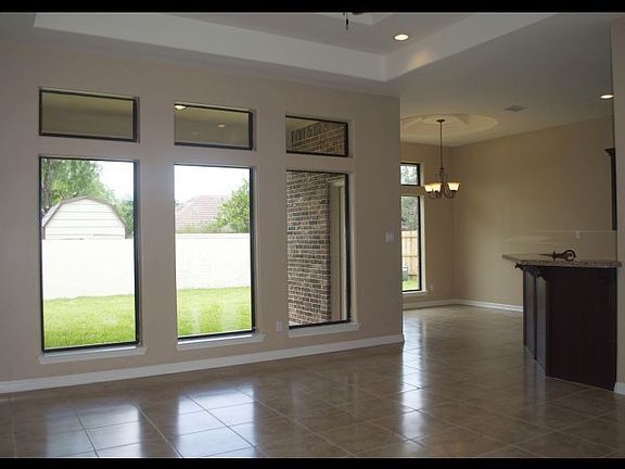 4th image of 2722 Maria Luiza Dr