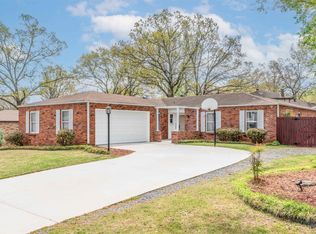 1704 War Eagle Dr, N Little Rock, AR 72116
