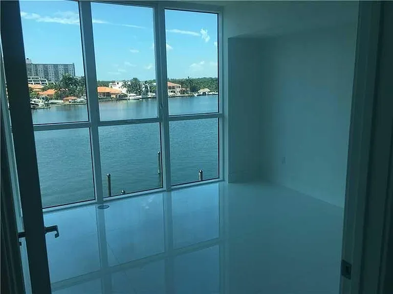 400 Sunny Isles Blvd #15 — Photo 3