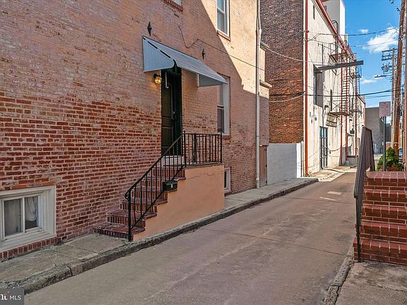 4th image of 205 S Exeter St