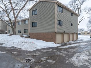 39880 N Golf Ln APT 41, Antioch, IL 60002