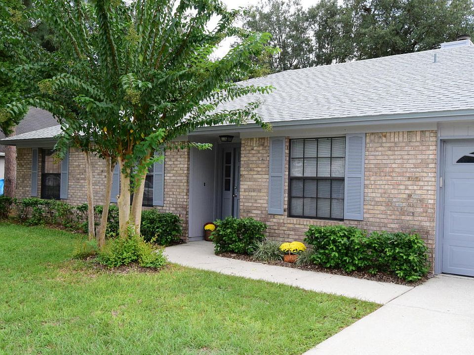 1st image of 12578 Country Charm Ln N