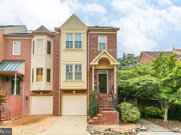 807 Shaw Ct, Fredericksburg, VA 22405