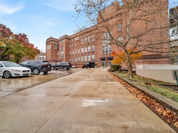 2043 Random Rd, Cleveland, OH 44106