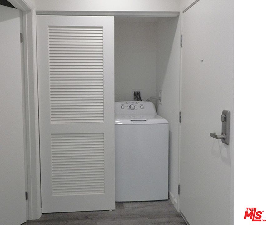 1st image of 1019 S Catalina St #218