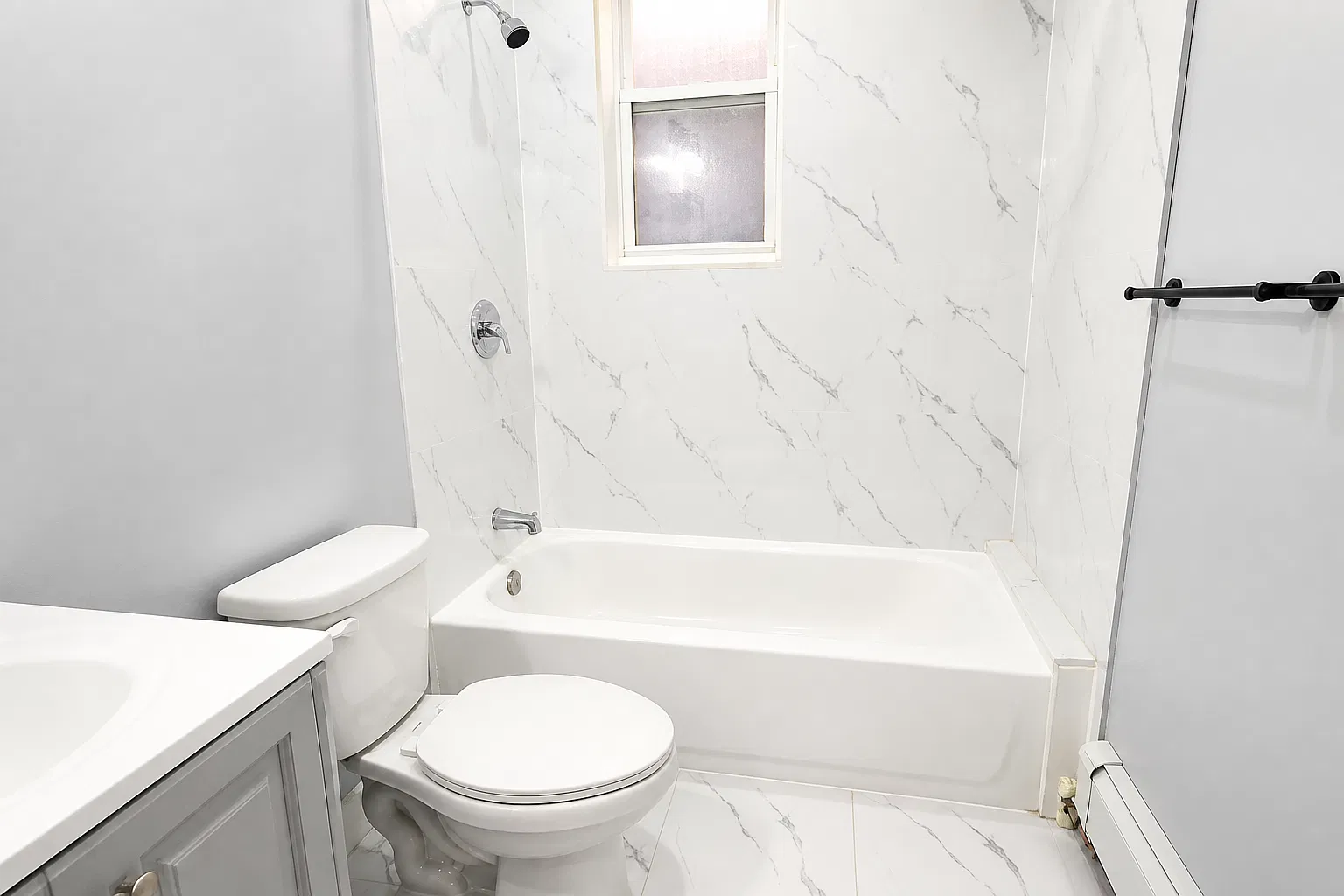 3 bed, $2,595 — Photo 2