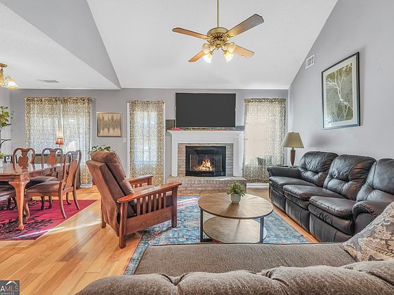 5th image of 105 Nanci Ct