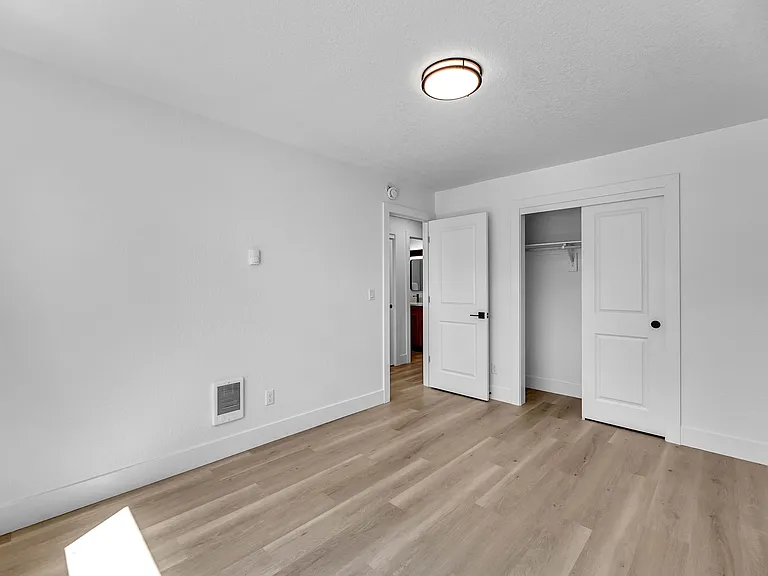 10701 NE 59th St #A — Photo 14