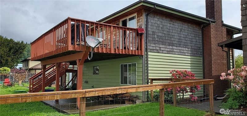 2nd image of 520 28th Street