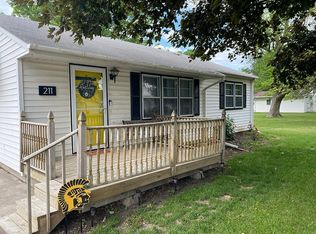 211 3rd St NW, State Center, IA 50247