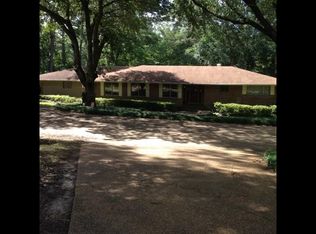 1807 Ridgeover Pl, Jackson, MS 39211