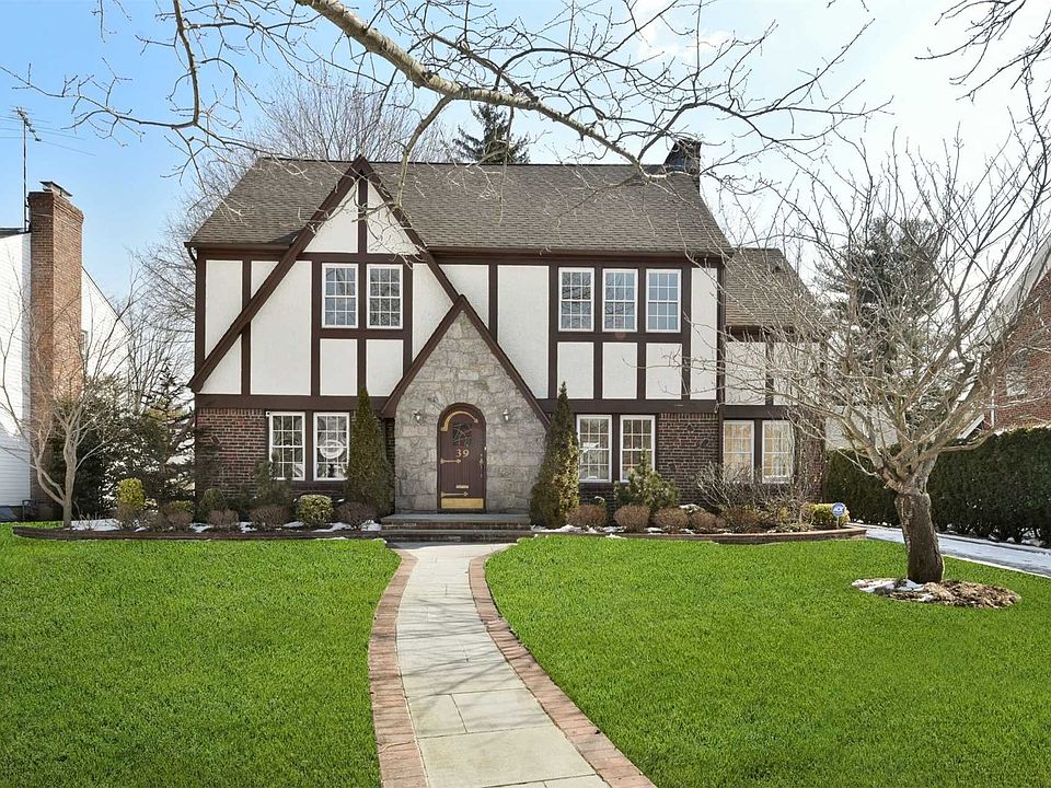 1st image of 39 Whitehall Blvd