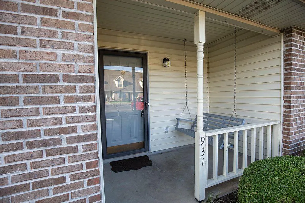 Building Photo - 931 Bradley Bell Dr