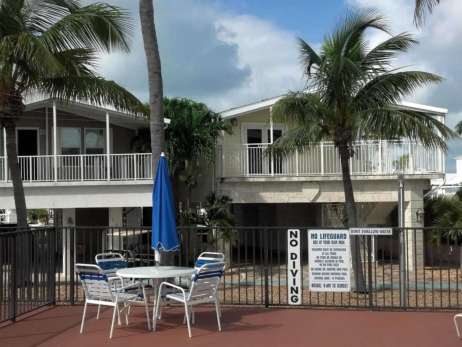 2 bed, 3.0 bath, 871 sqft, $4,500 — Photo 1