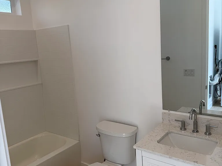 561 Branch St — Photo 5