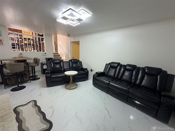 3rd image of 3757 Oxley Dr
