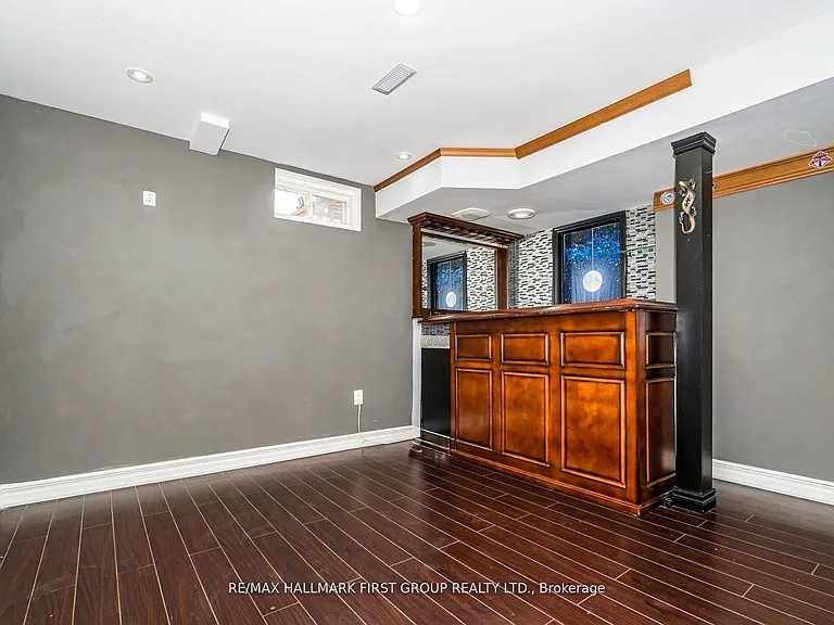 1636 Sarasota Cres — Photo 36