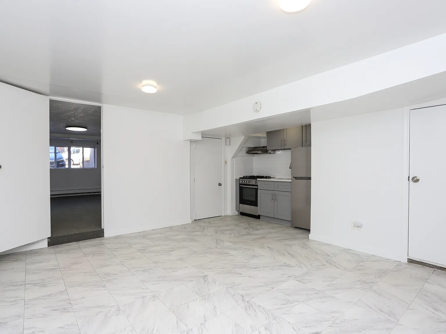 1 bed, $2,000 — Photo 1
