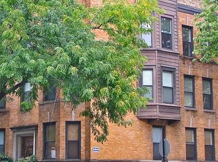 900 W Grace St APT 3, Chicago, IL 60613