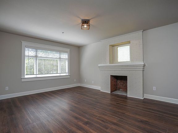 2nd image of 909 N M St Unit 2