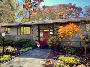 125 Meadowbrook Rd, Longmeadow, MA 01106
