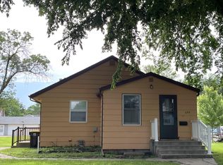 699 Drake Ave, Windom, MN 56101