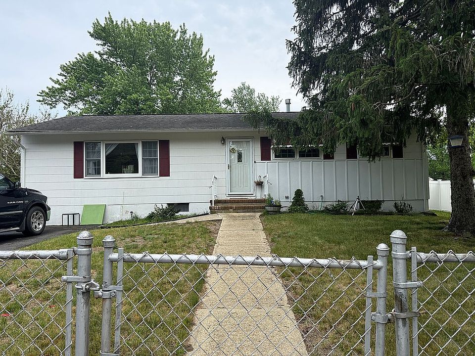 1st image of 474 Dover Rd
