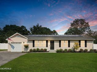 20 Arlyn Dr, Howell, NJ 07731