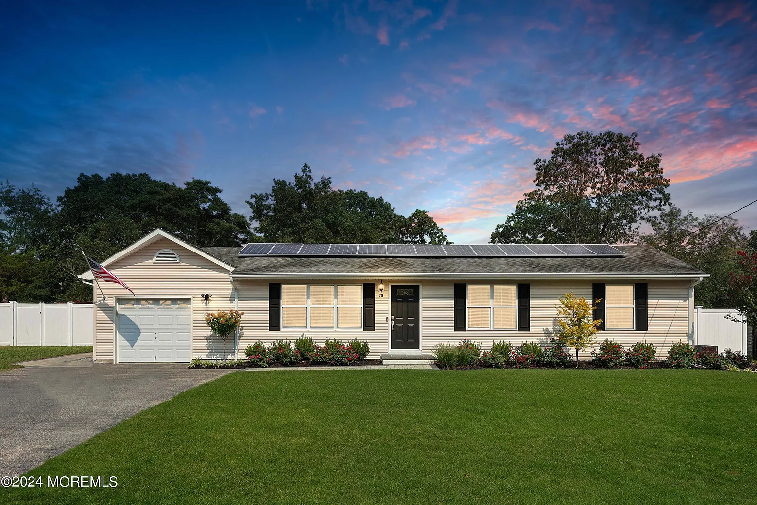 20 Arlyn Drive photo 1