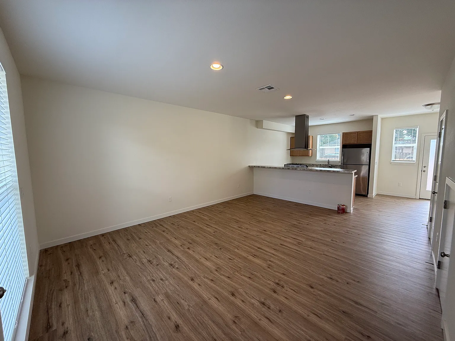 2 bed, 2.5 bath, 1240 sqft, $2,250 — Photo 3