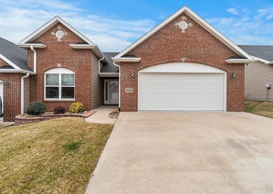 1st image of 3186 Park Place Dr