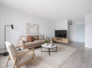 523 N 15th Ave SW #405, Calgary, AB T2R 0R3