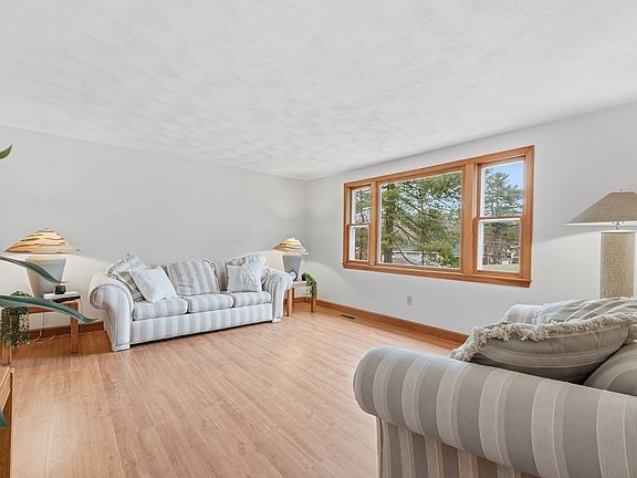 3rd image of 25 Greenhalge St