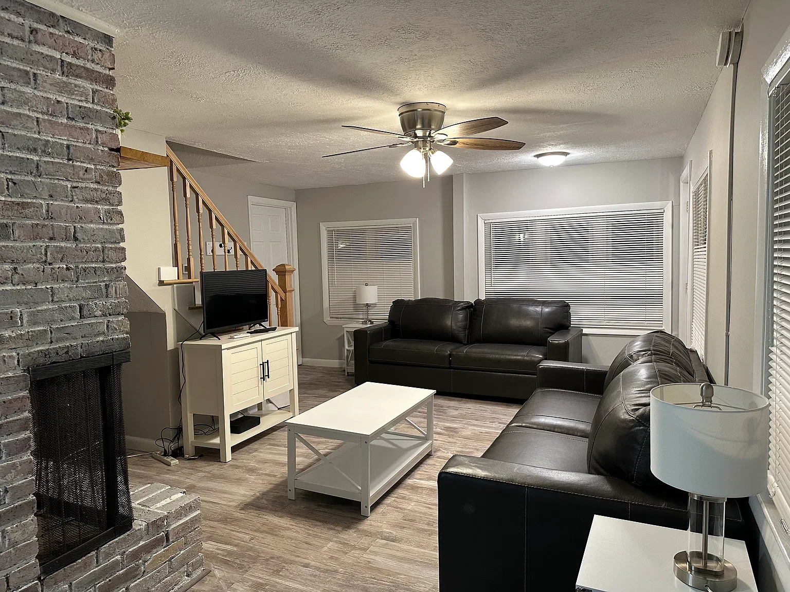 4 bed, 1400 sqft, $1,600 — Photo 2