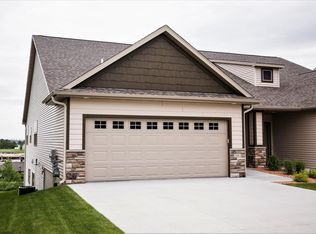 2462 Superior Ln NW, Rochester, MN 55901
