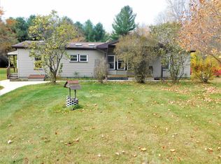 4227 N Ehlers Rd, Midland, MI 48642