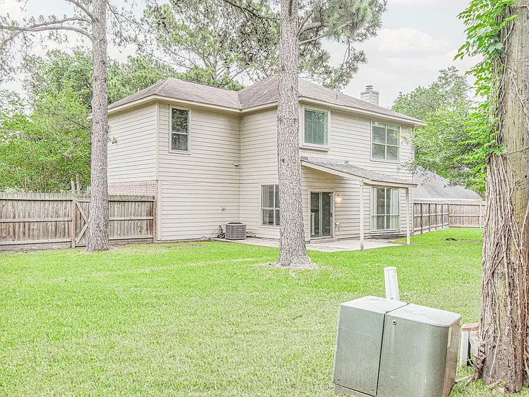 9523 Tallow Tree Dr — Photo 23