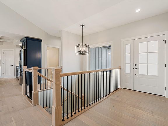 3rd image of 8162 Hugo Dr