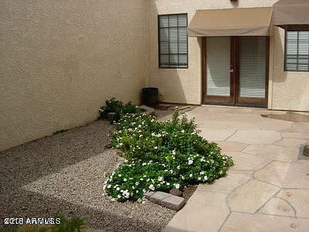 3rd image of 220 S Serrano Dr
