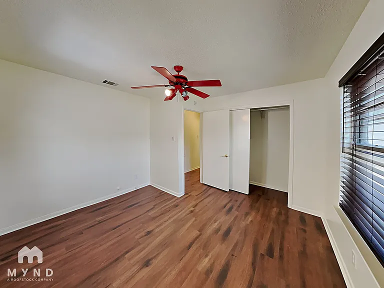 4802 Hilldale Dr — Photo 5