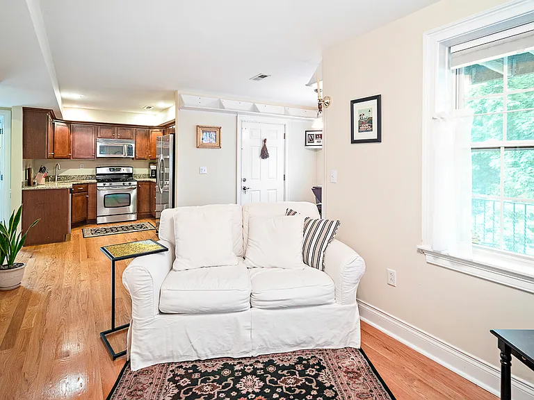 405 E 3rd St #2 — Photo 3