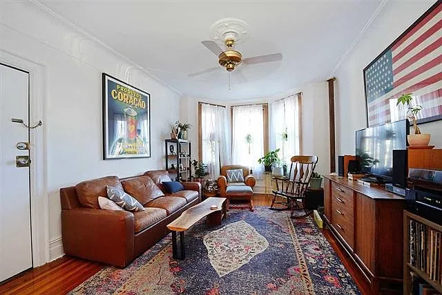 2 bed, 1.5 bath, $3,750 — Photo 2