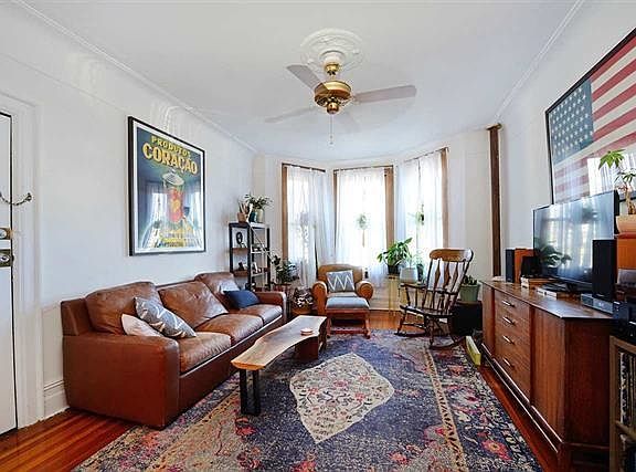 2nd image of 477 Palisade Ave APT 1