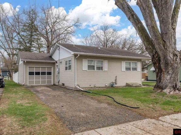518 Jefferson Ave, North Mankato, MN 56003