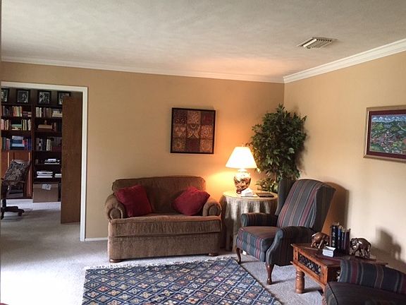 3rd image of 8507 Oakdale Dr