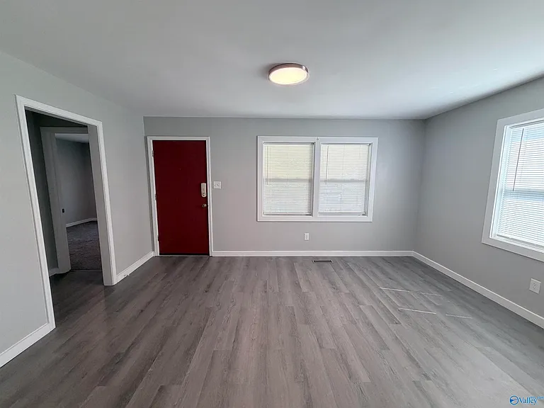 1224 Halsey Ave NE — Photo 7