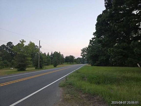 Exterior Neighborhood (street photo)