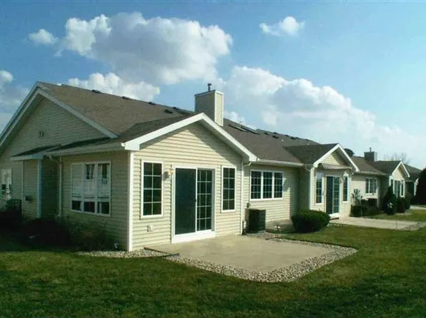 618 Springbrook Cir, De Forest, WI 53532